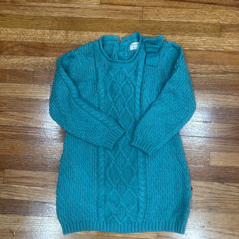 Gorgeous baby dress for Christmas, birthday and other occasions.